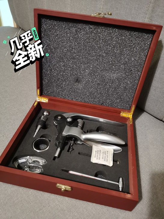 【全新】红酒开瓶8件套，只有开瓶器用过，齿...