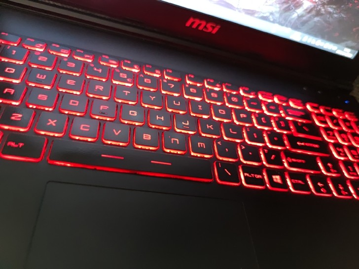 GTX1050 4G独显 i5七代 微星笔...