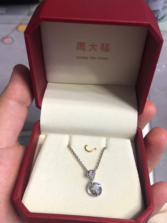 周大福钻石项链。18K /750 白色0....