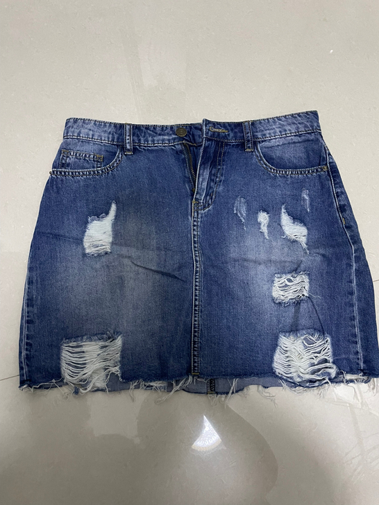 牛仔短裙只试穿过 水洗过