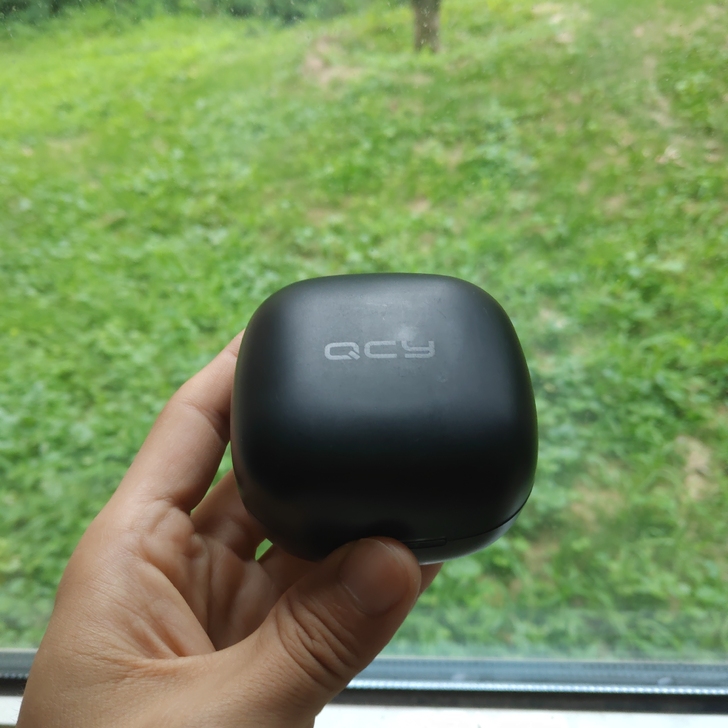QCY T6，跑步带了几次就闲置了，盒子有...