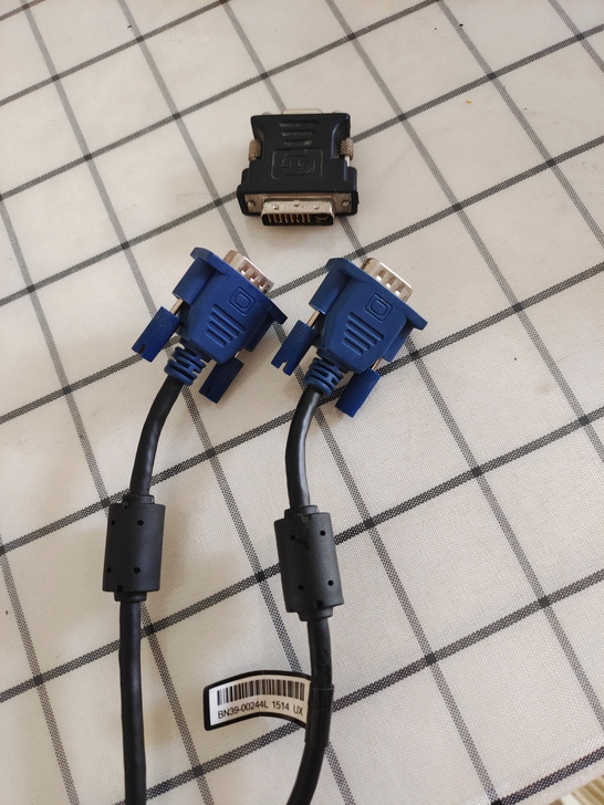 三星显示器VGA线,1.5米。外加一个VG...