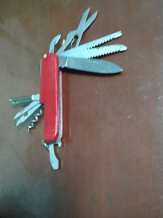 多功能折叠水果刀螺丝刀开瓶器开红酒