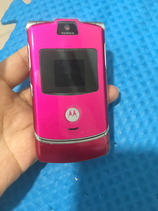 摩托罗拉V3原装正品手机、功能正常、插卡即...