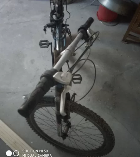闲置自行车一辆,小孩上高中买的也没骑多久就...