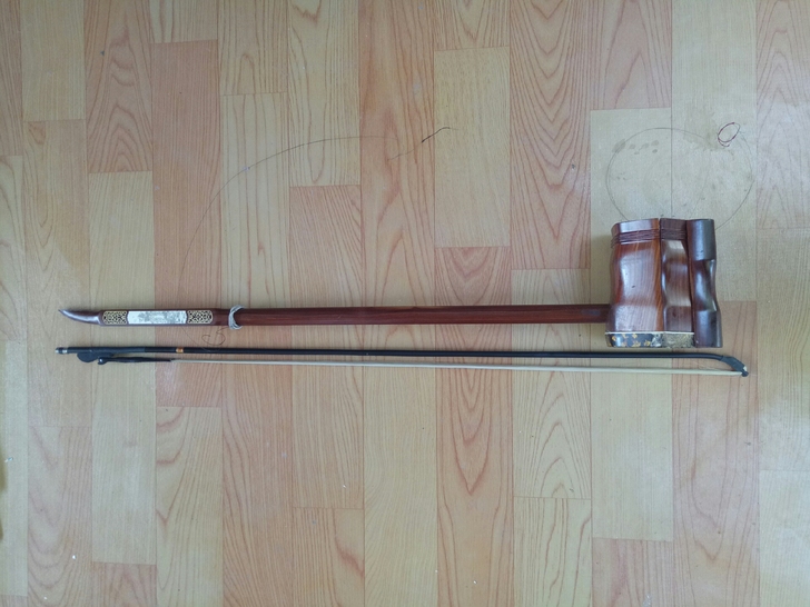 二胡,星海牌二胡,不能正常使用,缺轴,断弦...