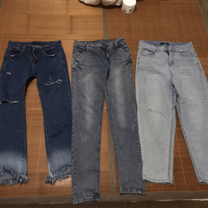 牛仔裤，基本上全新，太小了没穿，码为M或L