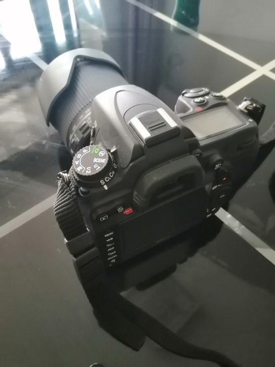 尼康D7000,买了没用过几次,不会用