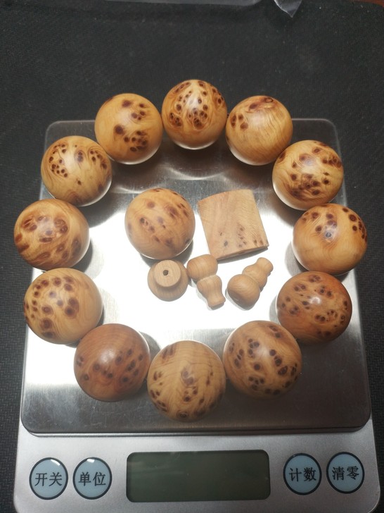 文玩回血，正宗太行崖柏留疤手串，手感不错油...