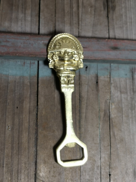 进口黄铜开瓶器,造型独特,具体细节看图,实...