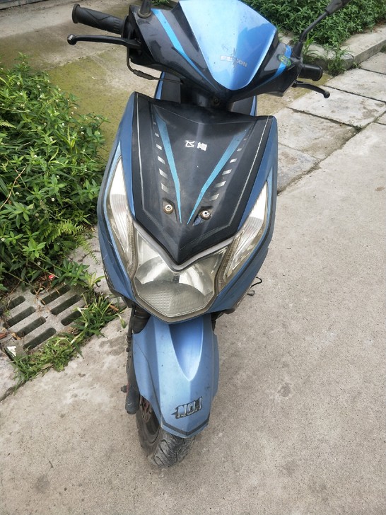 踏板摩托车，飞肯125发动机，电瓶好起动，...