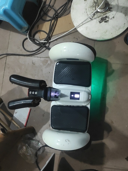 出个阿尔法平衡车，电池是小米9号车的电池，...