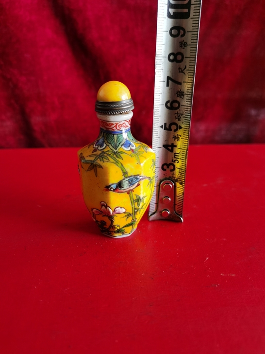 旧藏，老琉璃画珐琅彩起鼓鼻烟壶，画工精细，...