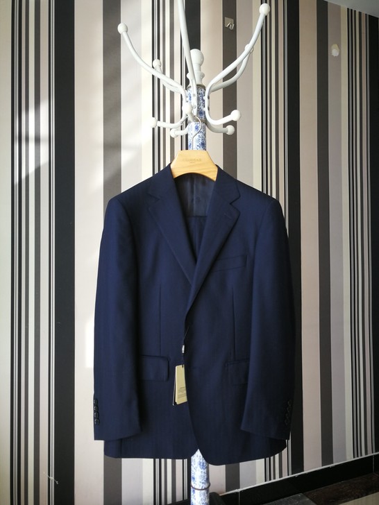 全新卡帝利亚羊毛套西服,法国设计师精湛之作...