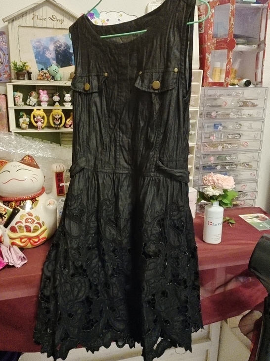 全新连衣裙
