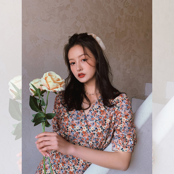 范智乔 V领法式收腰碎花裙女2020年春夏...