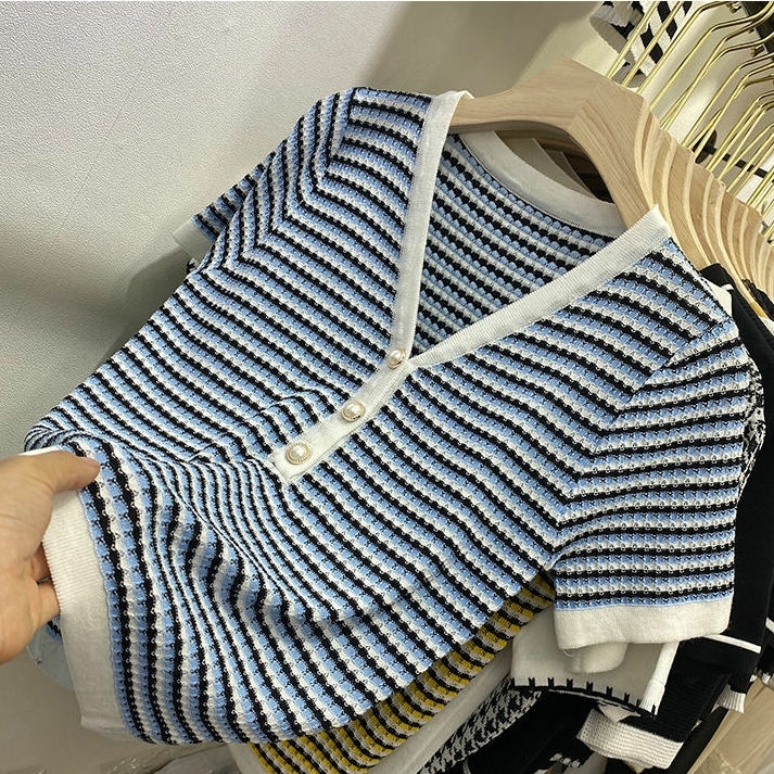 【限时特价】港风条纹V领薄款冰丝针织衫短袖...