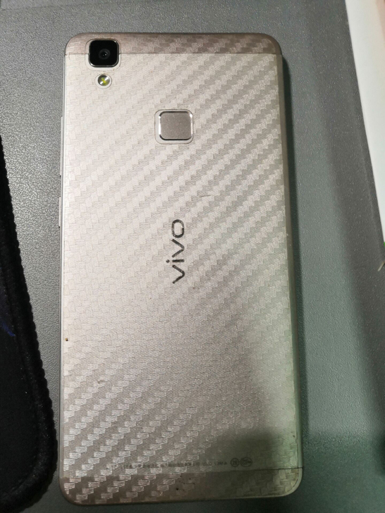 大一用的手机,后面换手机了,就用来刷网课,...