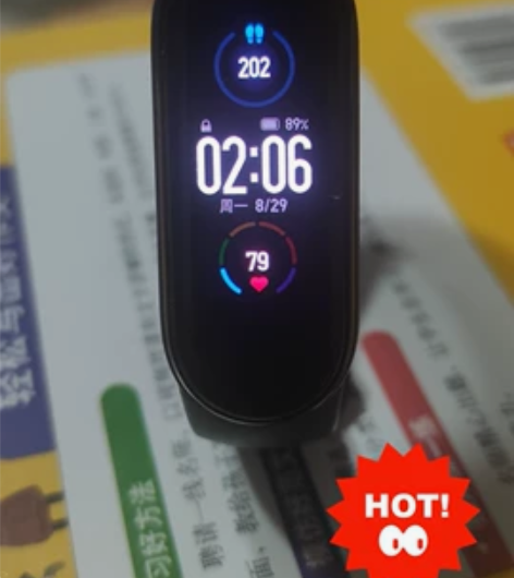 小米手环5，轻微划痕，正常使用，带原装充电...