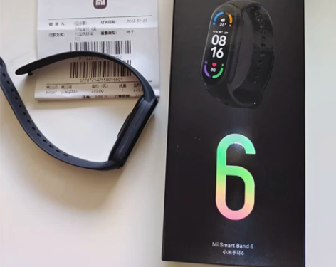 小米手环6，9.99成新，什么痕迹基本上都...
