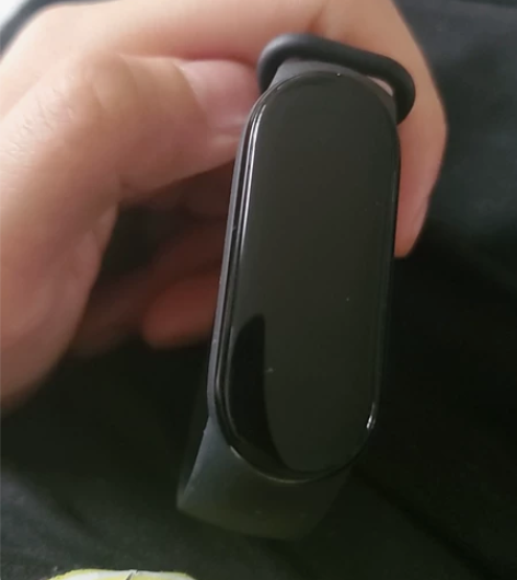 小米手环6 普通版 京东买的  才买了一个...