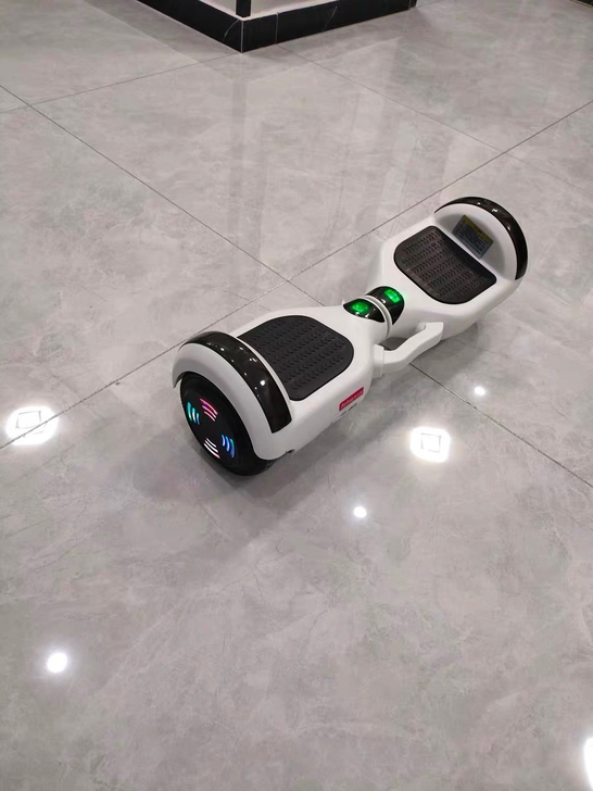 儿童电动平衡车 无脚踏电动滑板车代步锂电池