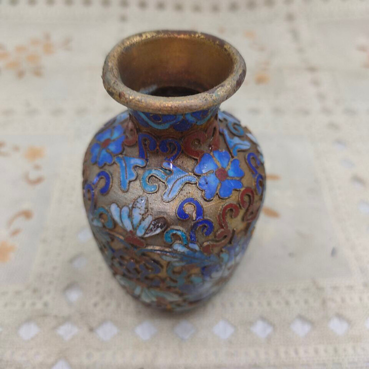 铜器：景泰蓝瓶