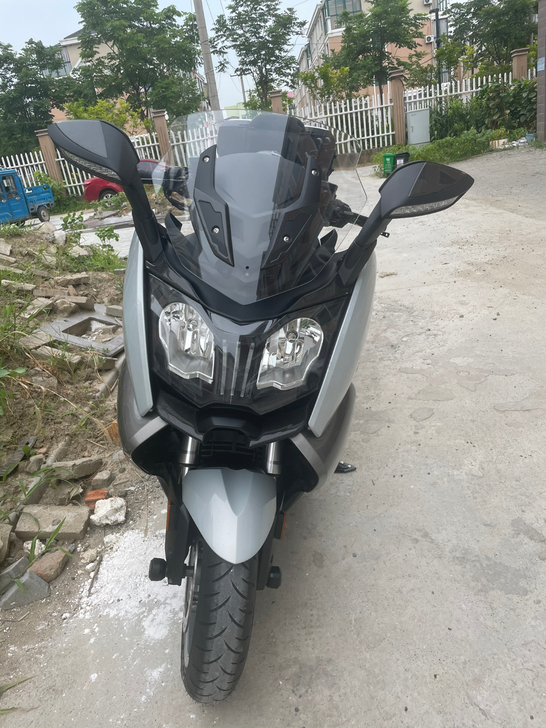 出一台1万2千公里德产宝马摩托车2020款...