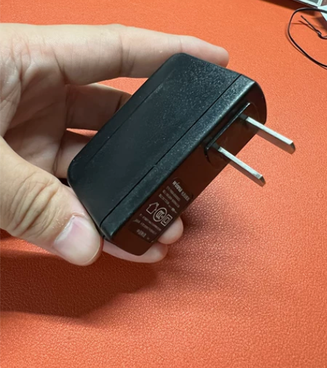 5V 0.5A充电头 不含充电线 基本全新...