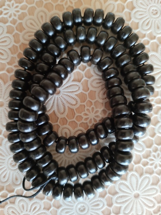 耶蒂，别人送的。详细见图。