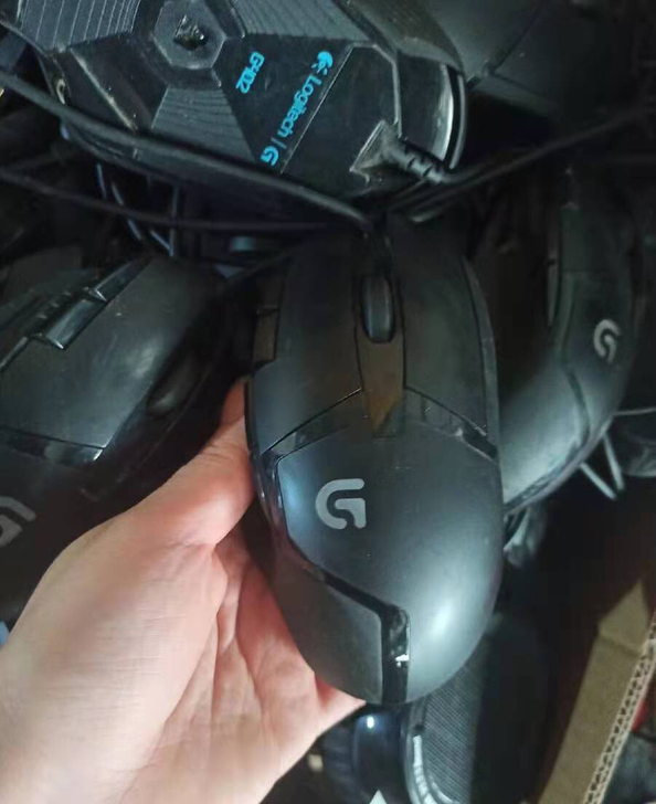 罗技G402鼠标，支持按键自定义宏编程，秒...