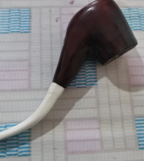 木质烟袋，年代不详，烟嘴不知道啥材质，想要...