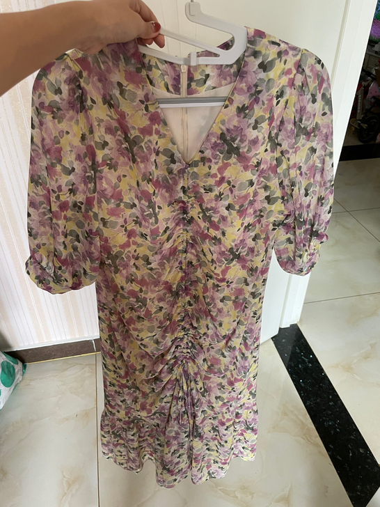 显白碎花长裙 抽绳设计显瘦