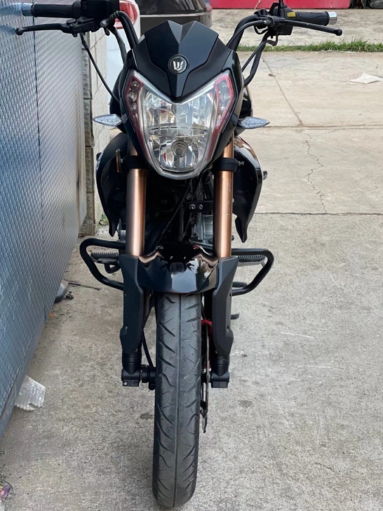 贝纳利蓝宝龙街车二手摩托车