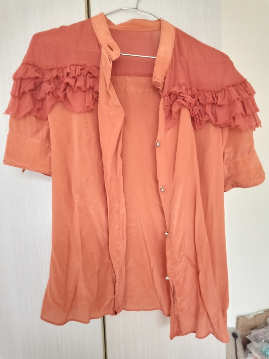 100%蚕丝上衣  ，100%蚕丝半裙  ...