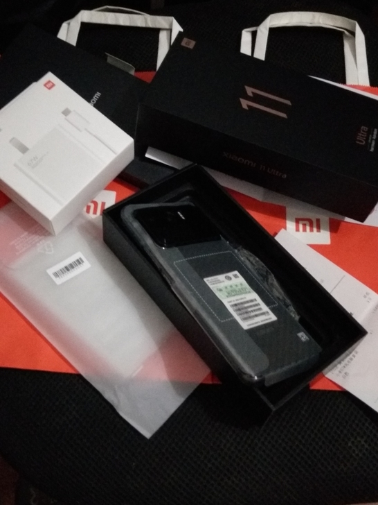 小米11Ultra 12+256 陶瓷黑，...