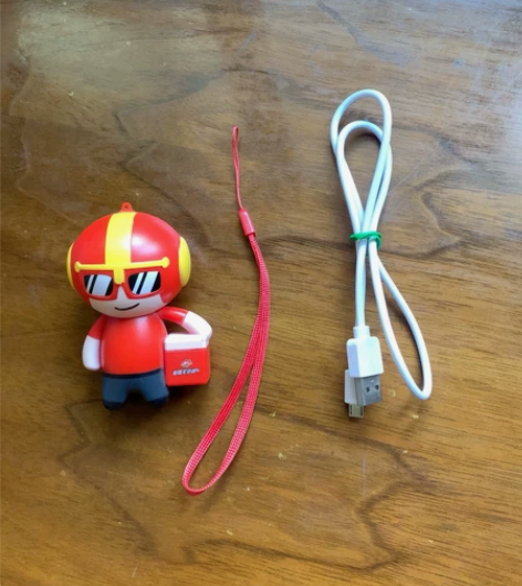必胜客小公仔充电宝 1800mAh，全新。...