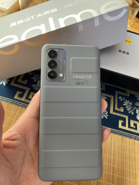 OPPO Realme GT 大师签名版