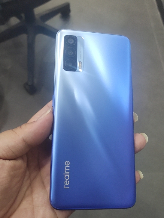 realme  v15   8＋128  ...