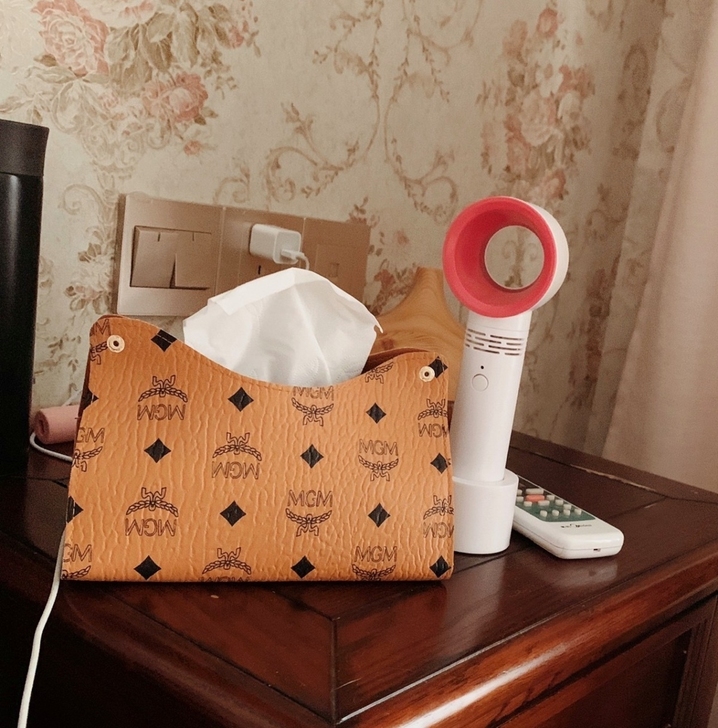 【车载抽纸收纳包】时尚收纳纸巾盒日韩家用化...