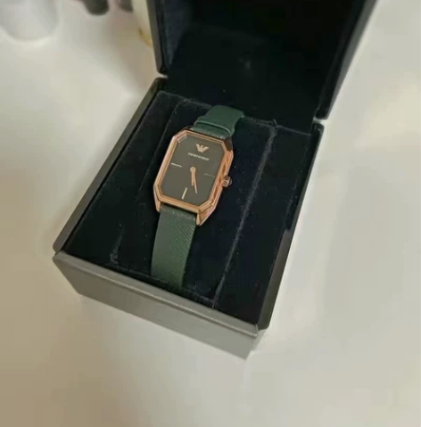 阿玛尼手表正品！专柜购入 感兴趣的话点“我...