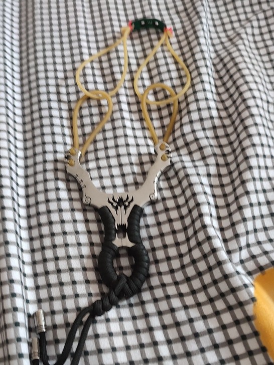 弓多了，不需要了，也没时间玩了。所以出售