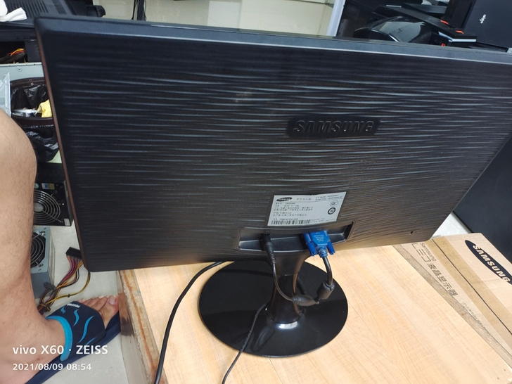 三星22寸液晶显示屏22寸电脑显示器直面显...