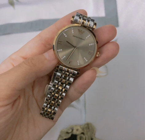 阿玛尼女士手表 新旧：9新 这块平时没咋戴...