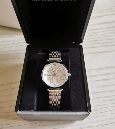 全新阿玛尼满天星镶钻女士手表 朋友送的，从...