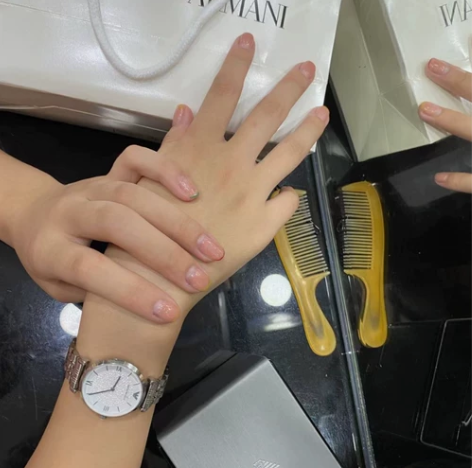 阿玛尼手表满天星,急需用钱,喜欢的宝贝可以...