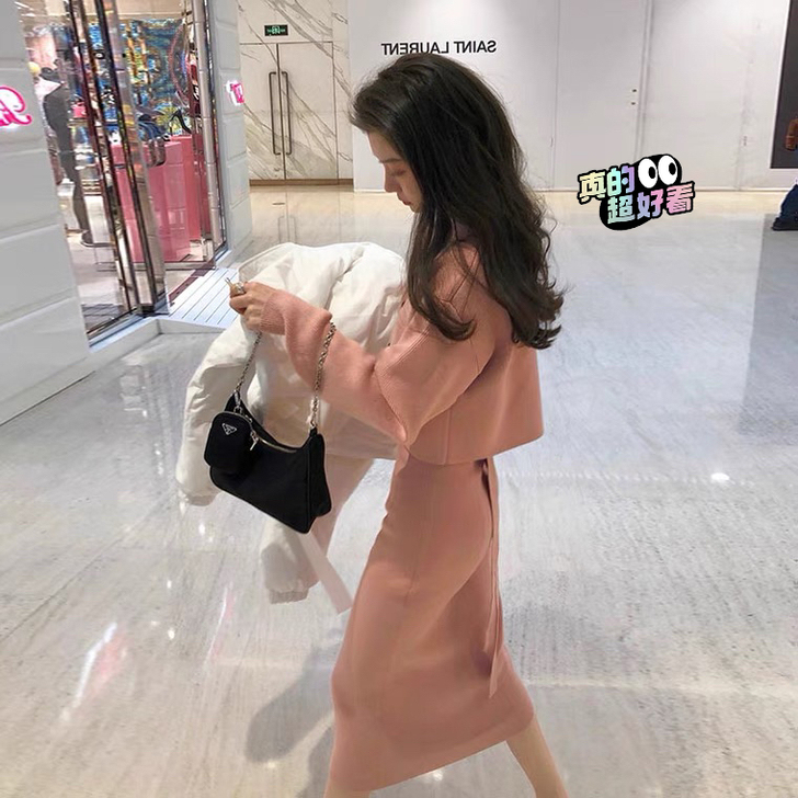 看上了里面的裙子小性感  男朋友不让穿