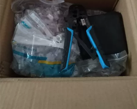 出售闲置全新水晶头1500个,全新网线钳,...