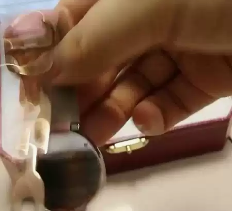 别人送的，高方入手2400，现在1400卖...