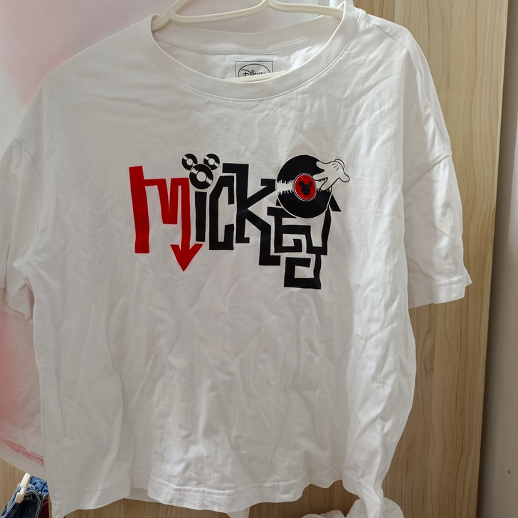 美邦去年款，前面有些洗不出来了。宽松款